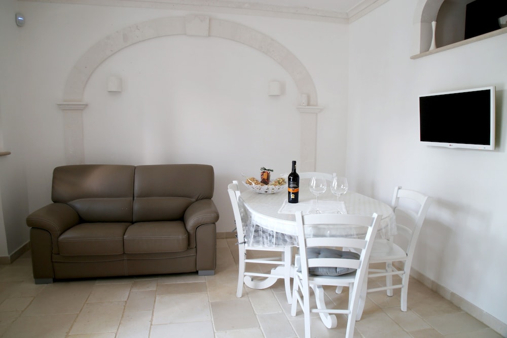 Basic Apartment, 2 Bedrooms, Garden View