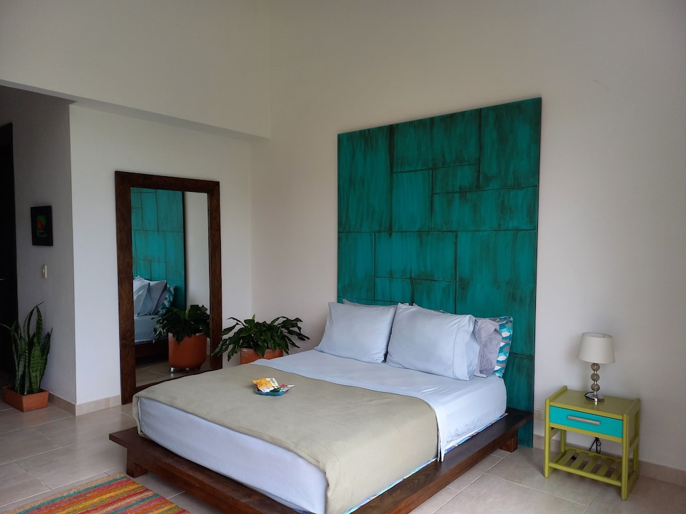 Deluxe Suite, 1 Bedroom, Ensuite, Garden View (Blue Gardens) photo 3