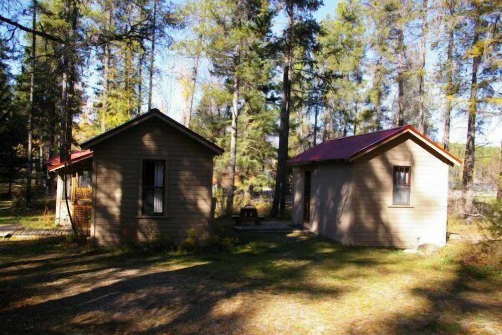 Cabin 7, 1 Double Bed, Refrigerator photo 2