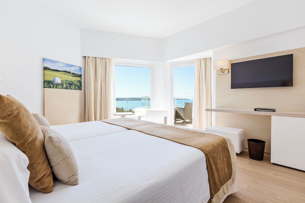 Double Room, Partial Sea View (high floor)