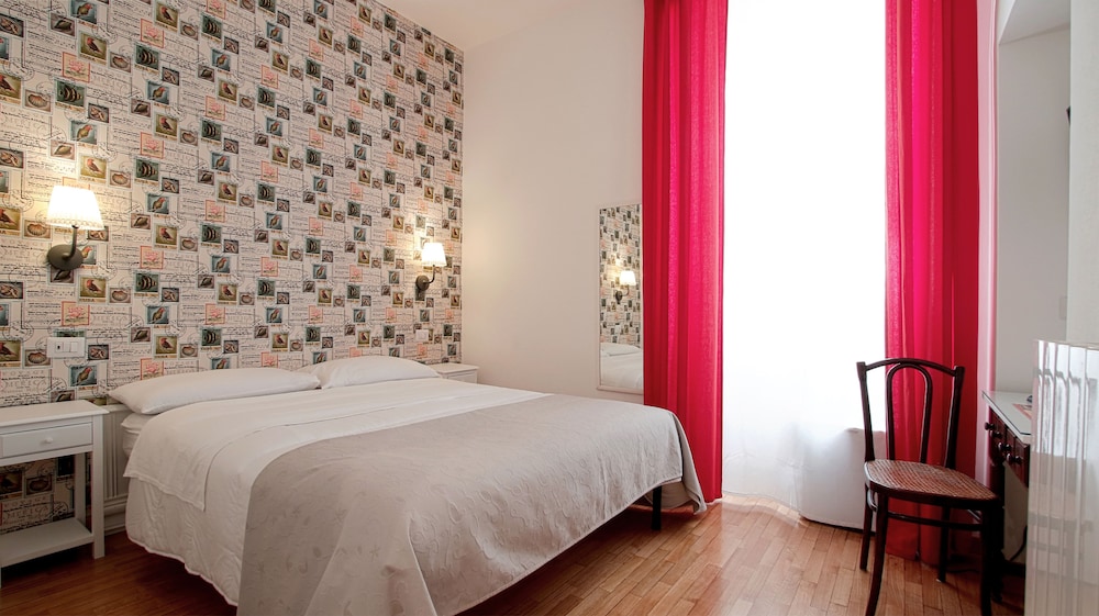 Economy Double Room, 1 Queen Bed photo 3