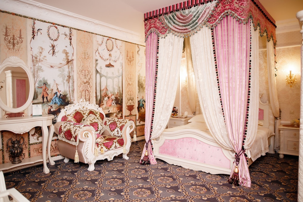 Luxury Suite photo 1