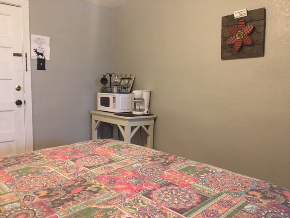Room, 1 Queen Bed photo 3