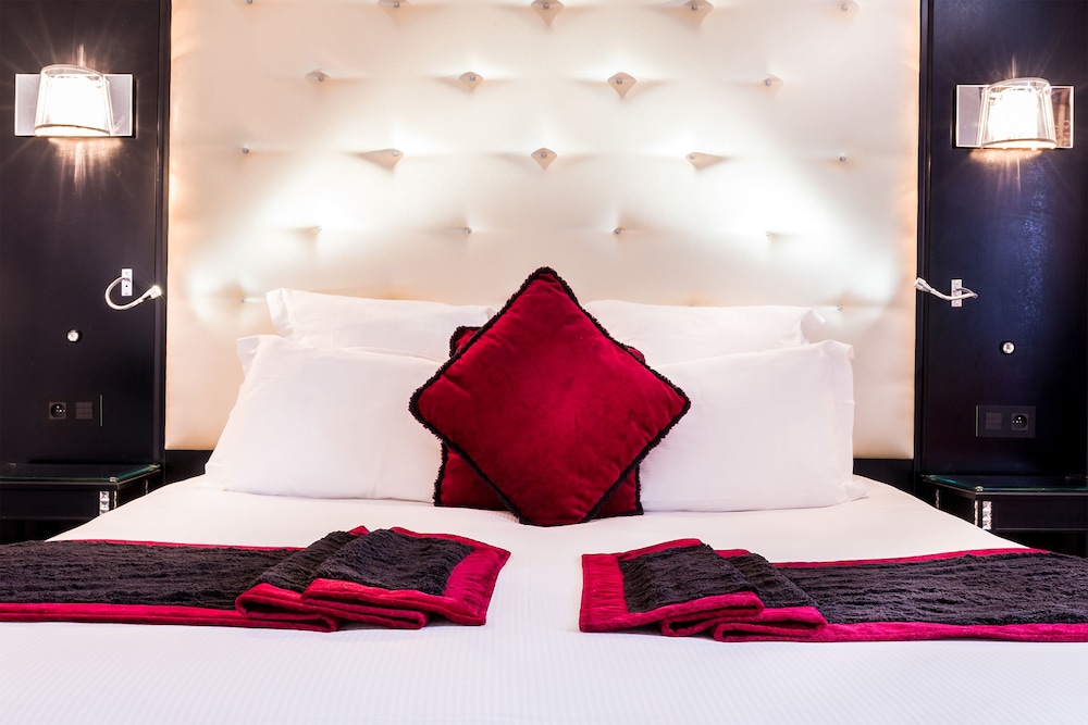 Executive Room King Size Bed photo 2