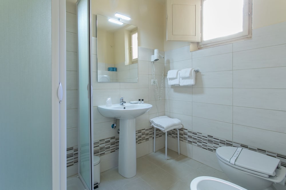 Comfort Double or Twin Room photo 3