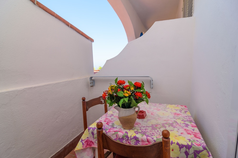 Double Room - Photo 12
