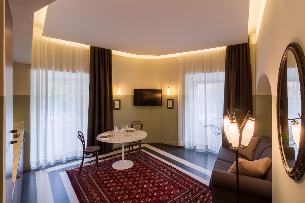 Deluxe Apartment, 1 King Bed with Sofa bed, Non Smoking, Housekeeping (2.4) photo 3