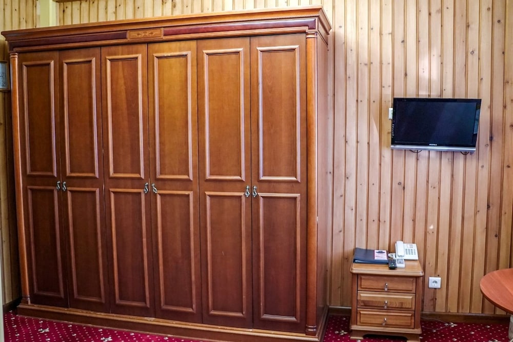 Standard Double Room, Partial Lake View photo 2
