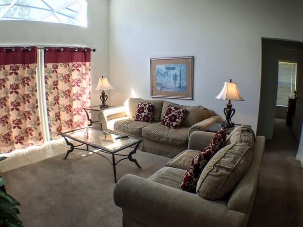 Apartment photo 2