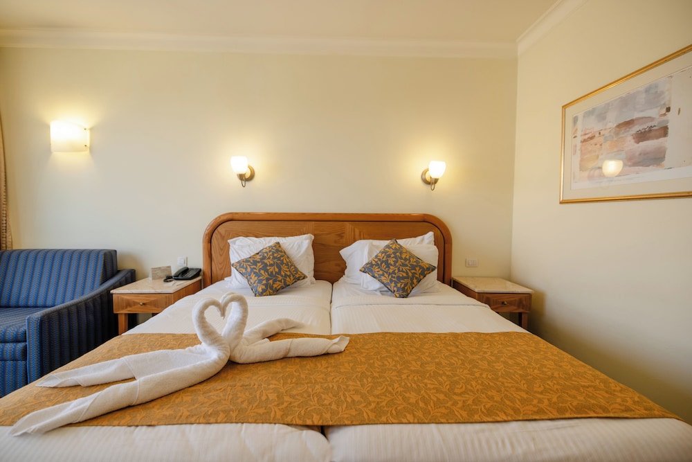 Standard Room - Photo 9