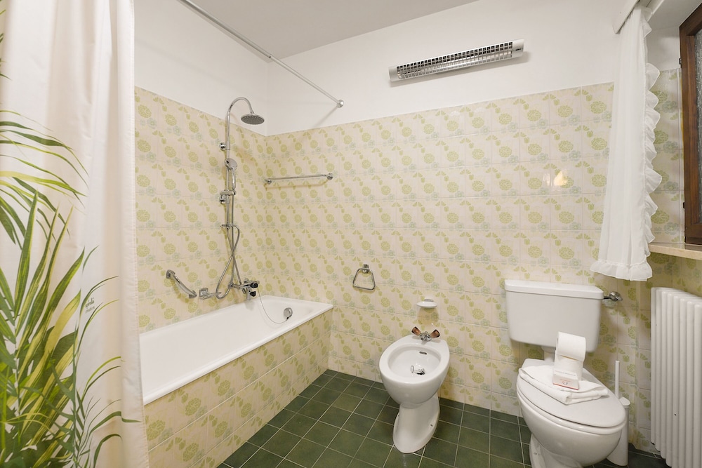 Family Chalet, 3 Bedrooms, 2 Bathrooms (Casa Mima 2) photo 3