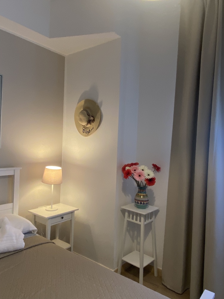Double Room, 1 Double Bed (Capri)