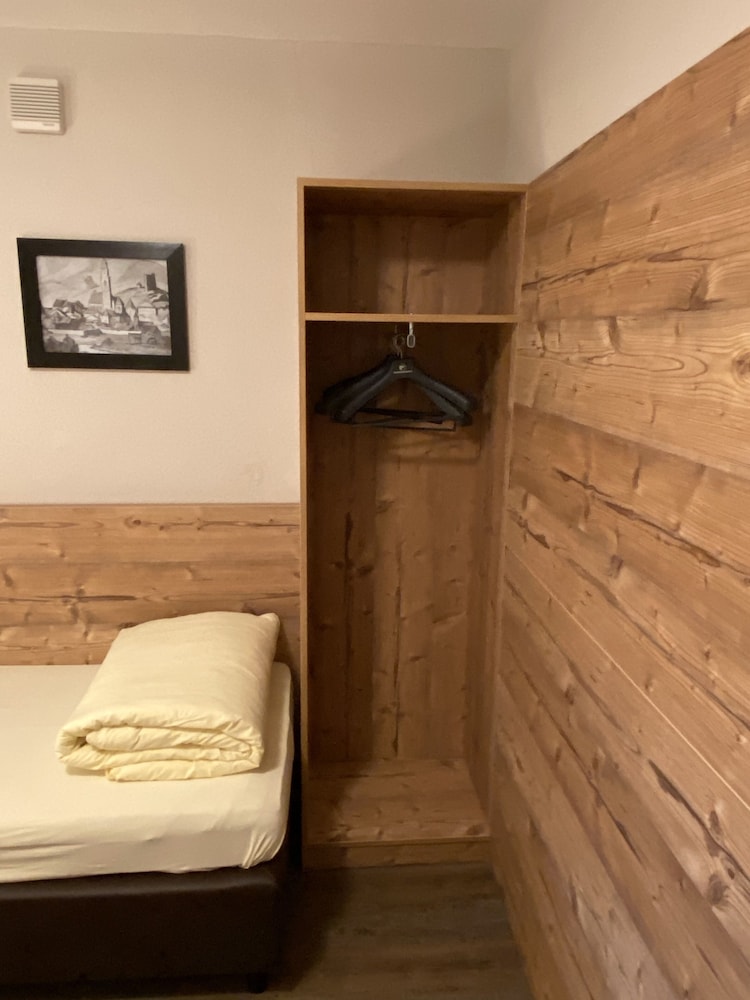 Economy Double Room photo 2