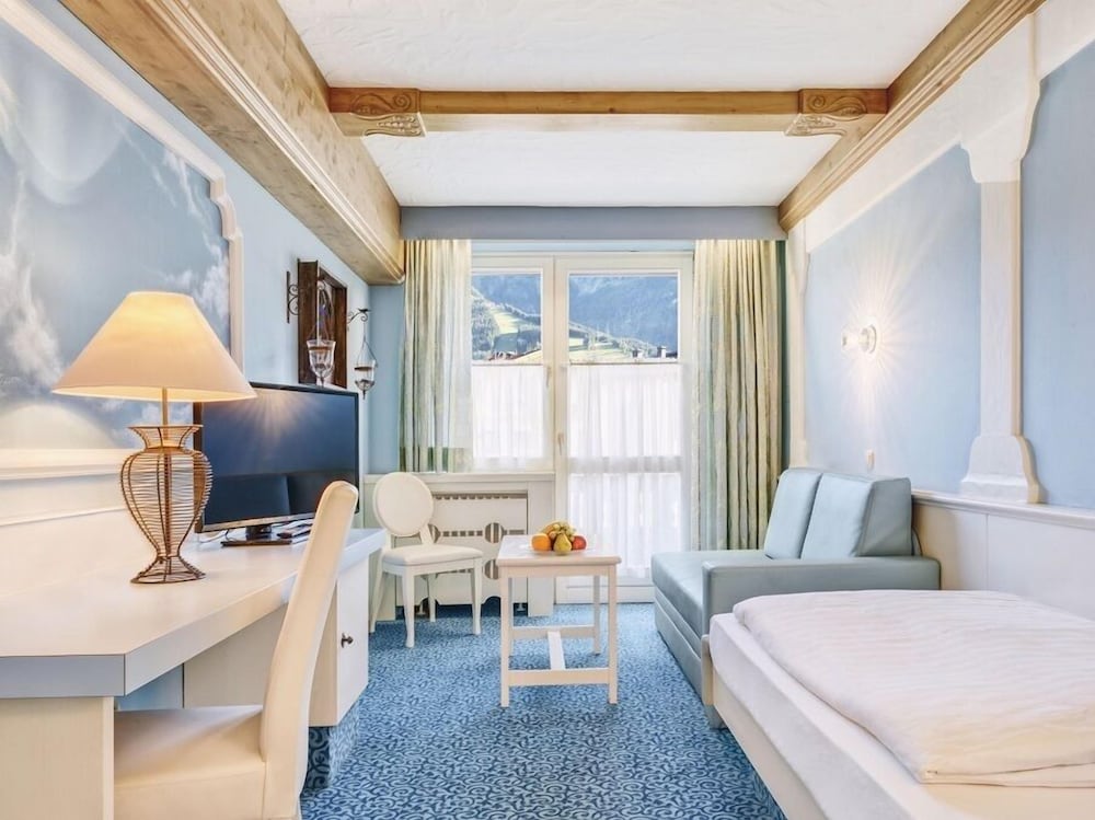 Single Room, Balcony