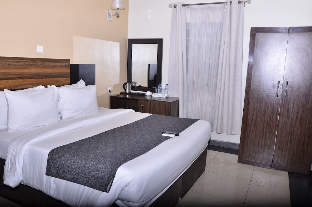 Executive Double Room, 1 King Bed, Non Smoking photo 3