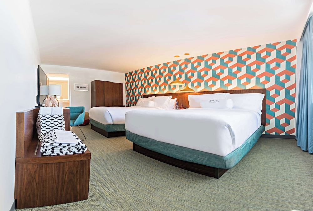 Room, 2 Queen Beds