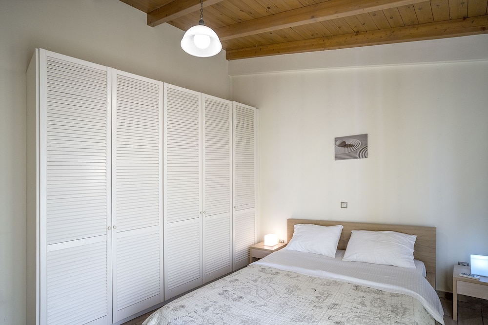 Studio Suite (1) photo 2