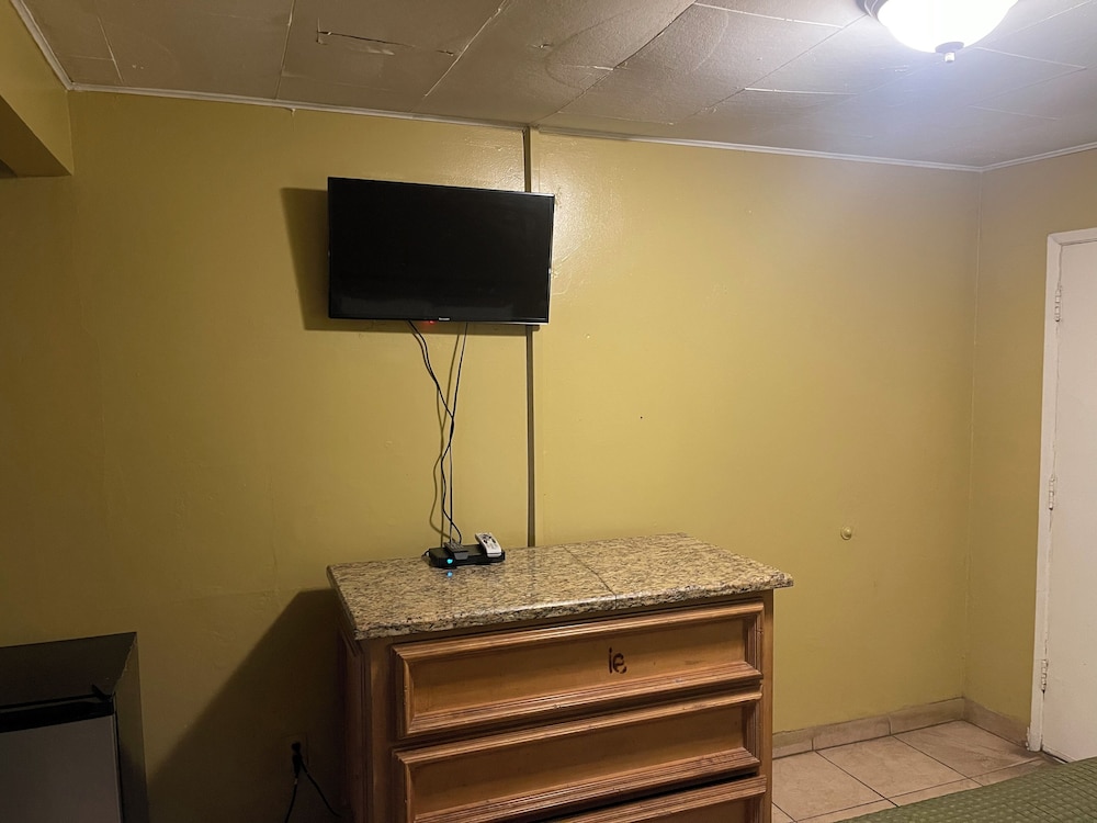 Basic Room, Smoking photo 3
