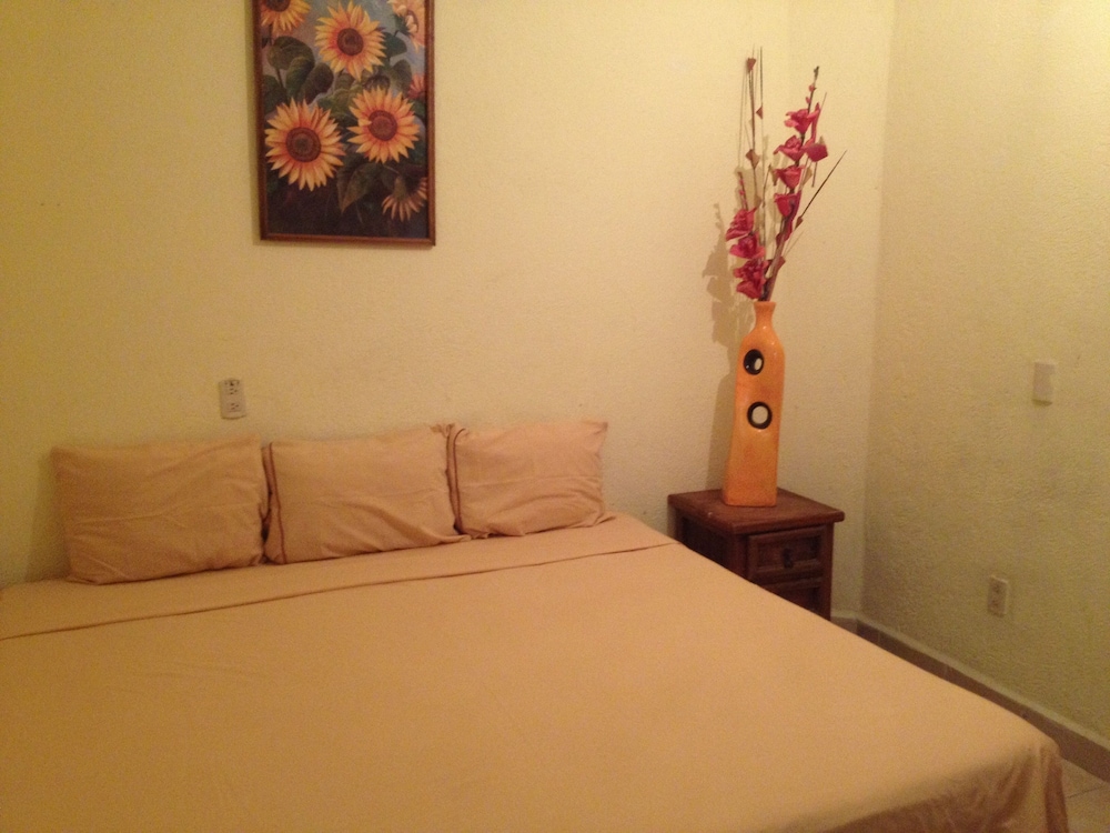 Bungalow, 2 Bedrooms photo 2
