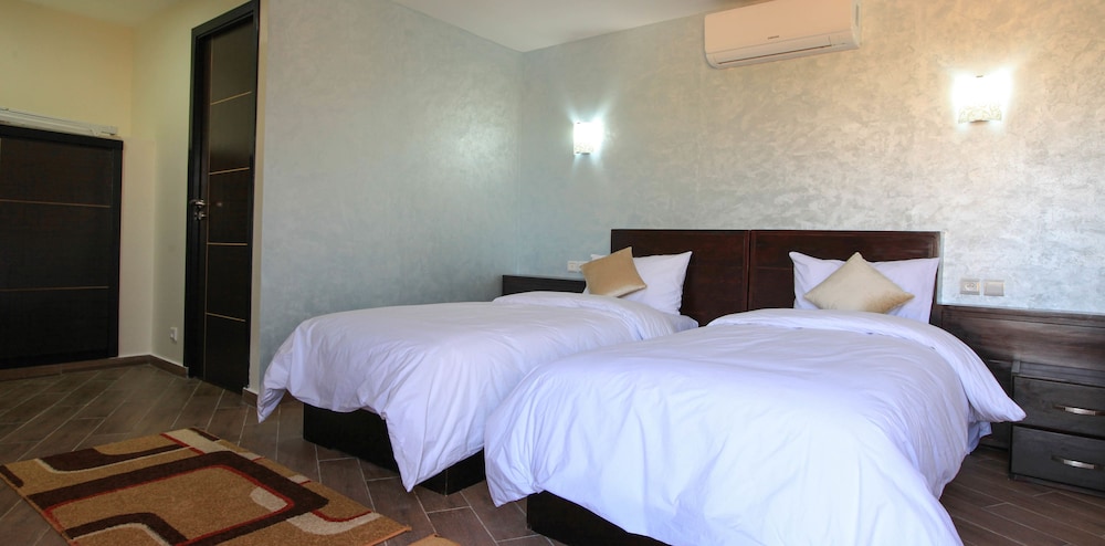 Deluxe Bungalow, Lagoon View (Single Beds) photo 1