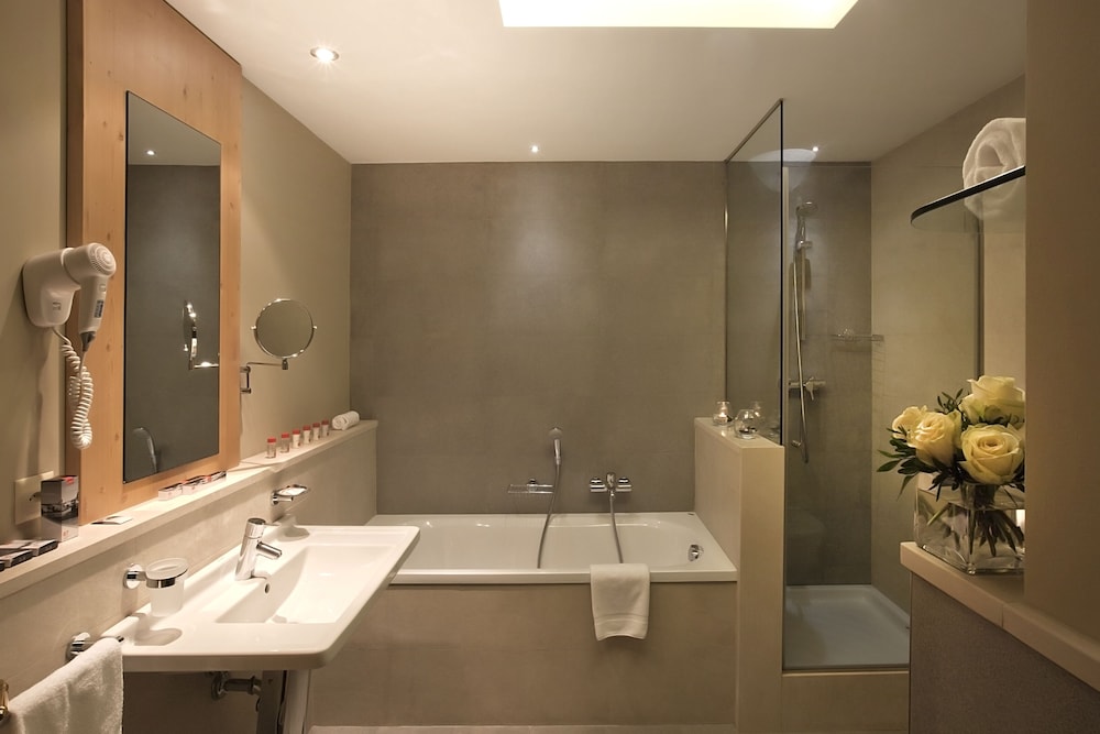 Quadruple Room - Photo 8