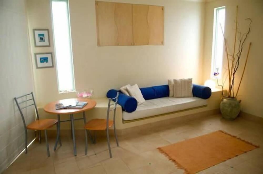 Deluxe Studio, Non Smoking, Kitchen photo 2