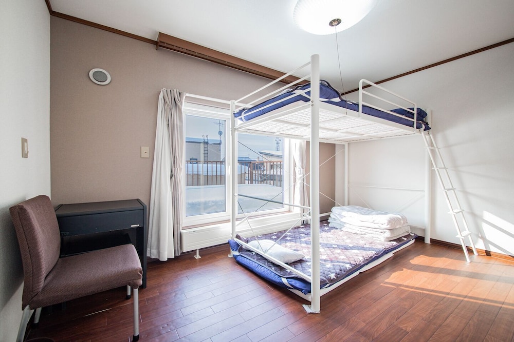 House - Photo 6
