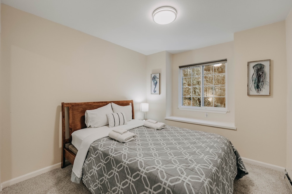 House, 3 Bedrooms, Fireplace, Mountain View
