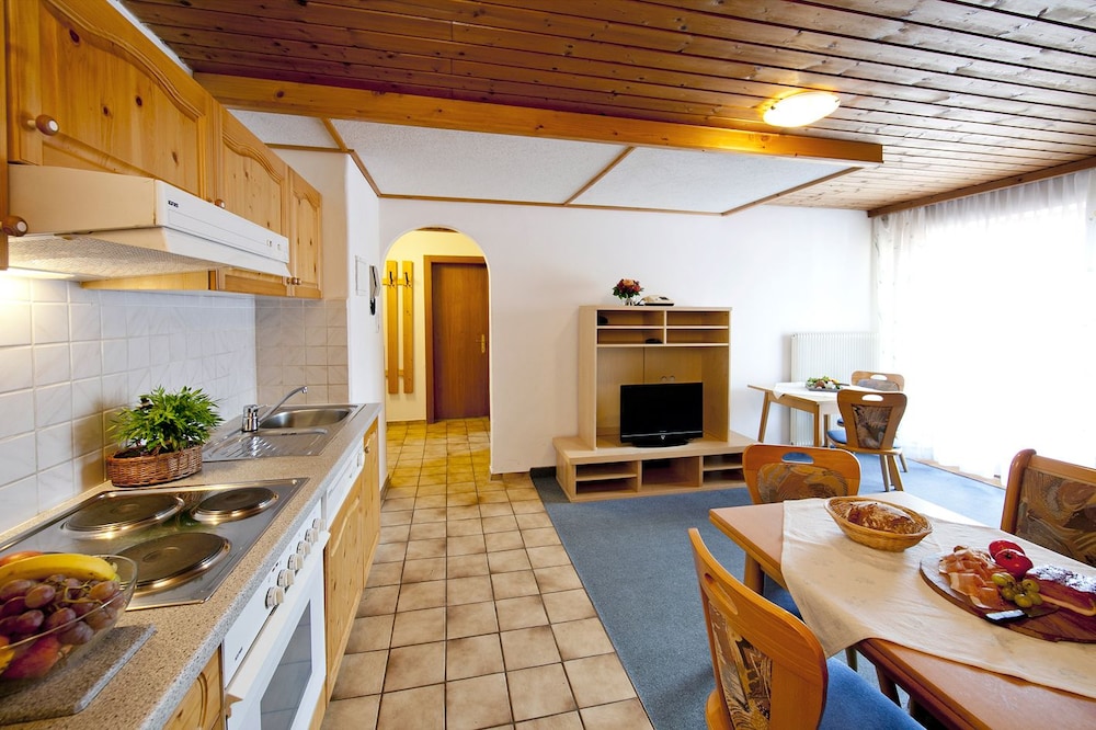 Standard Apartment, Balcony, Mountain View (4 Persons) photo 2