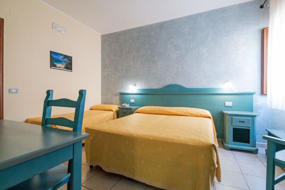 Standard Triple Room, 1 Bedroom - Photo 6