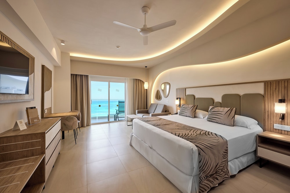 Junior Suite, Ocean View (B2C-CA)