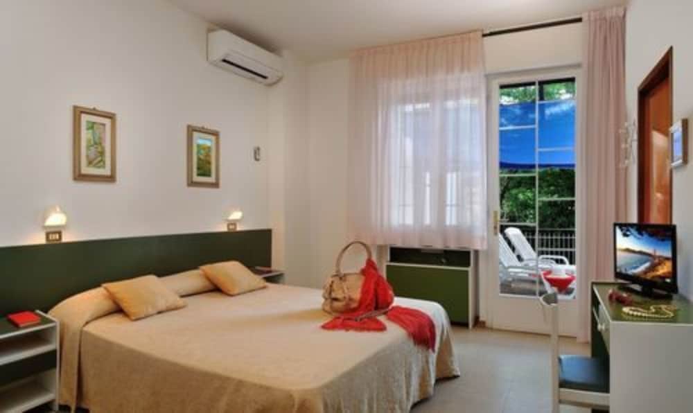 Superior Quadruple Room photo 1