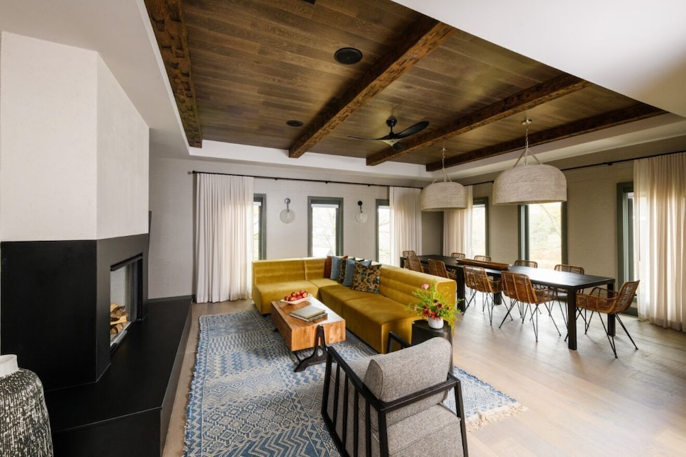 Cottage, Multiple Beds (Hillside)