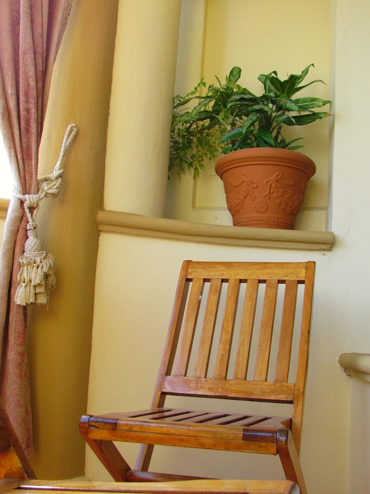 Room, 1 King Bed, Balcony - Photo 8