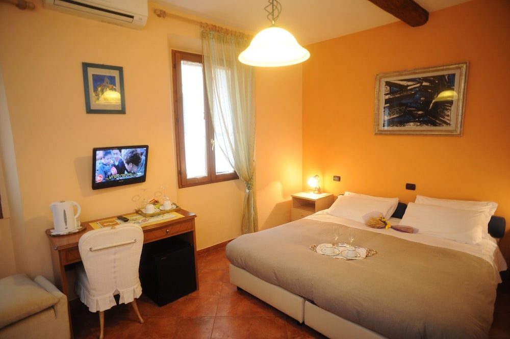 Classic Double Room Single Use photo 1