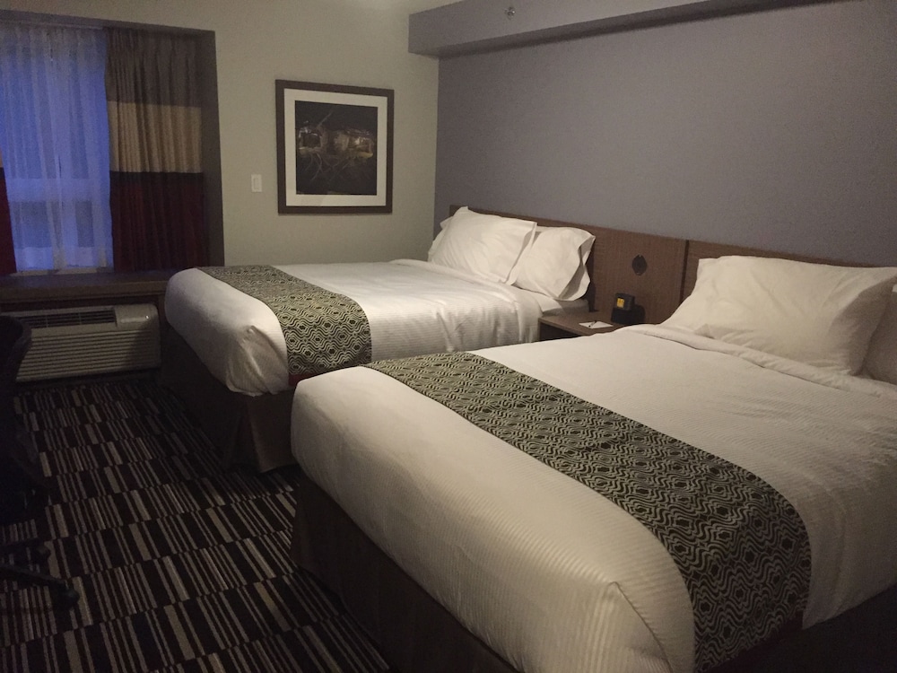Room, 2 Queen Beds, Non Smoking photo 2