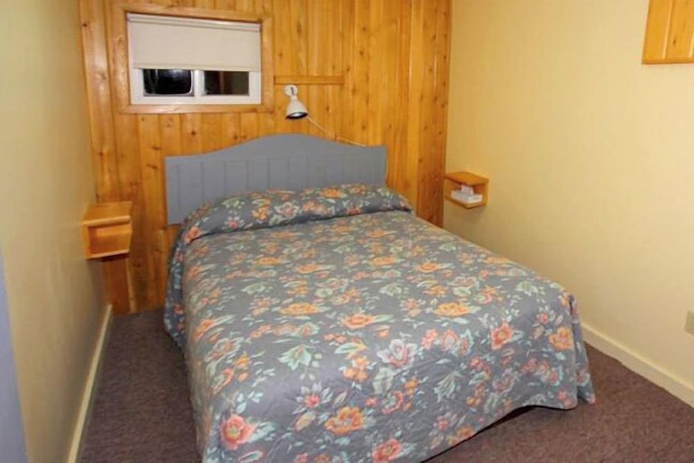 Standard Cottage, 2 Bedrooms, Kitchen, Lake View photo 2