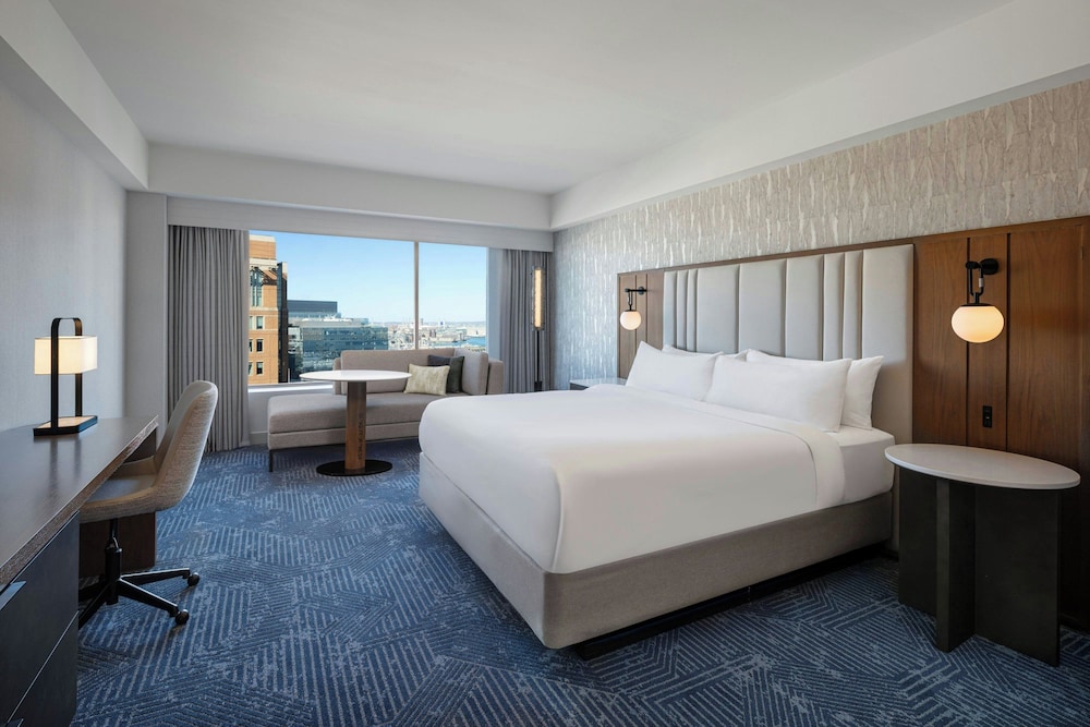 Club Room, 1 Double Bed (Mobility Accessible, Tub)