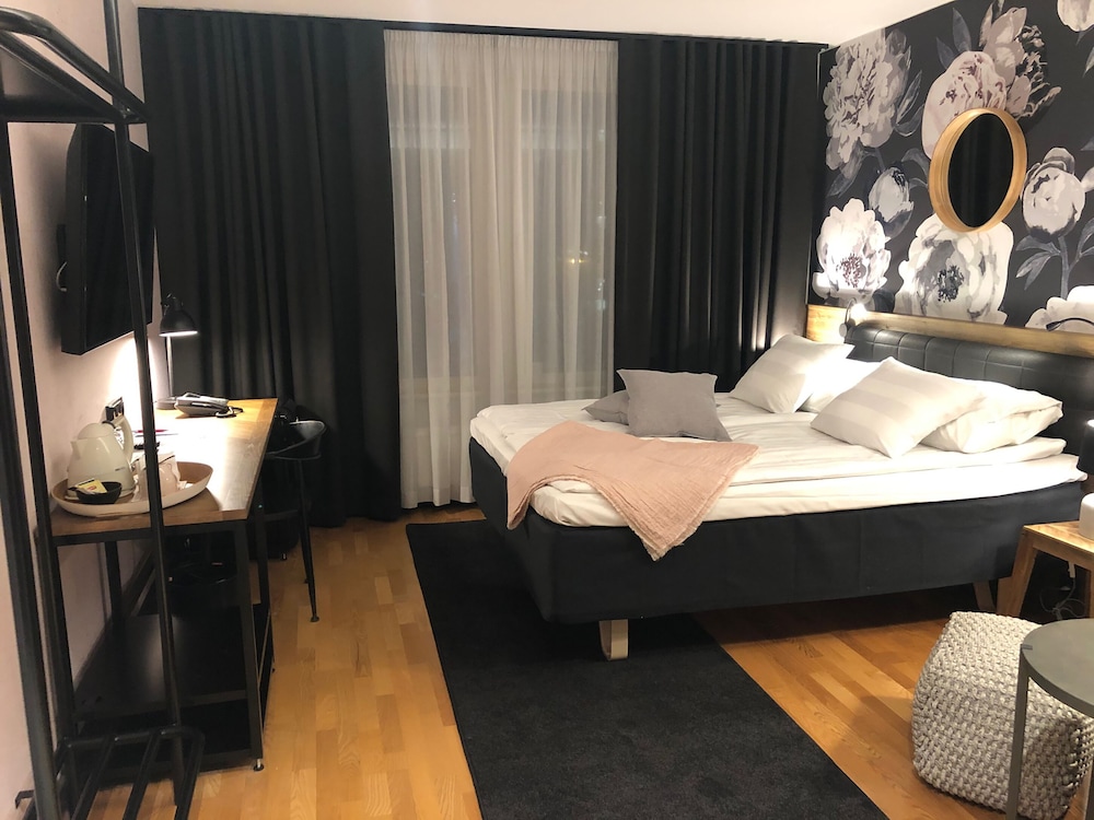 Standard Room, 1 Queen Bed