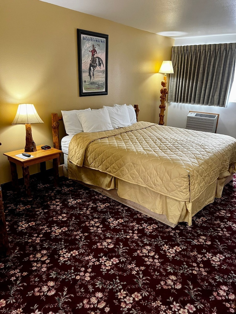 Single Room, 1 Queen Bed photo 1