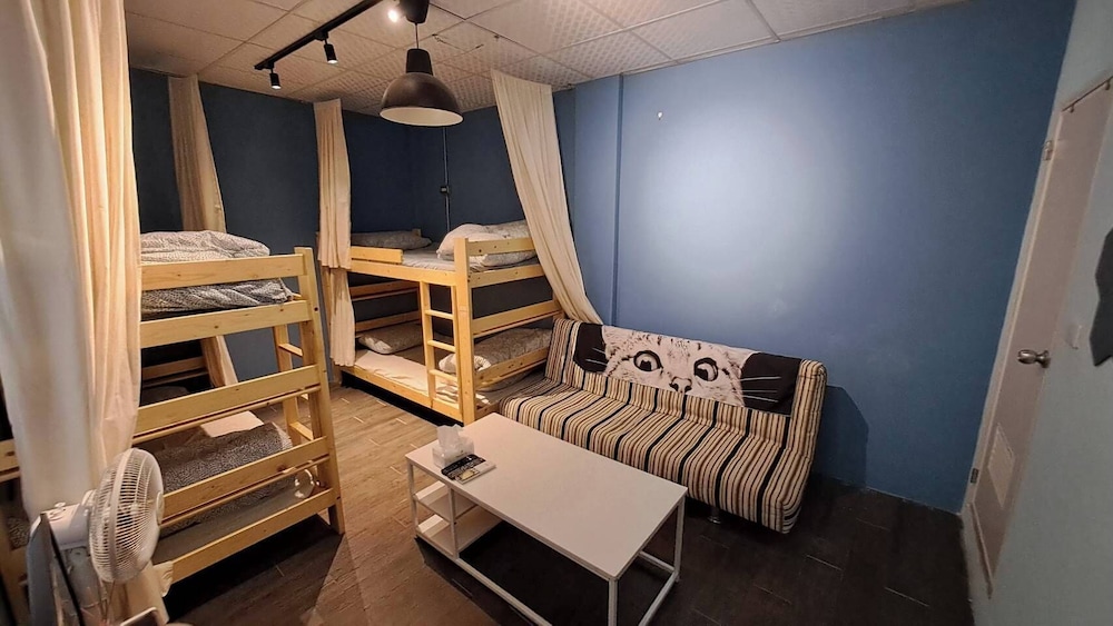 Elite Quadruple Room, Women only, Non Smoking photo 1