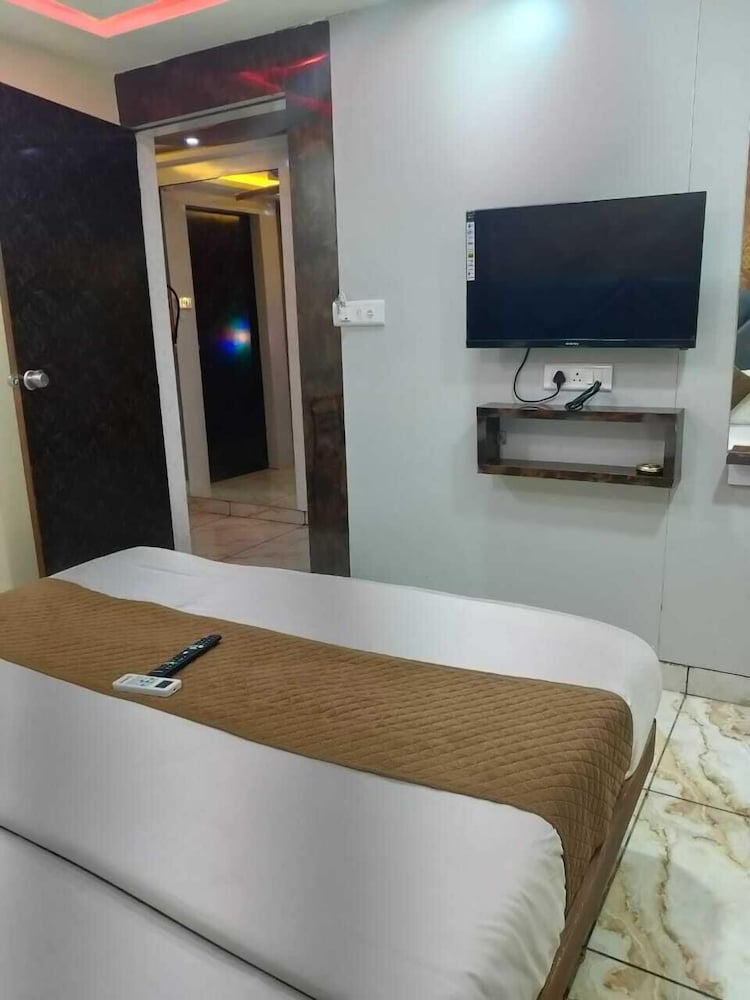 Deluxe Double Room, City View