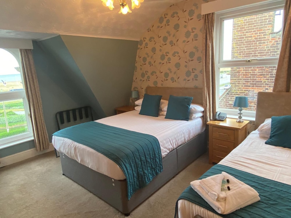 Suite, Ensuite, Sea View (2 adults & 1 child) photo 3