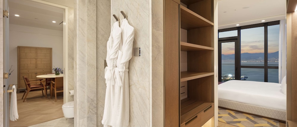 Suite (Regency)