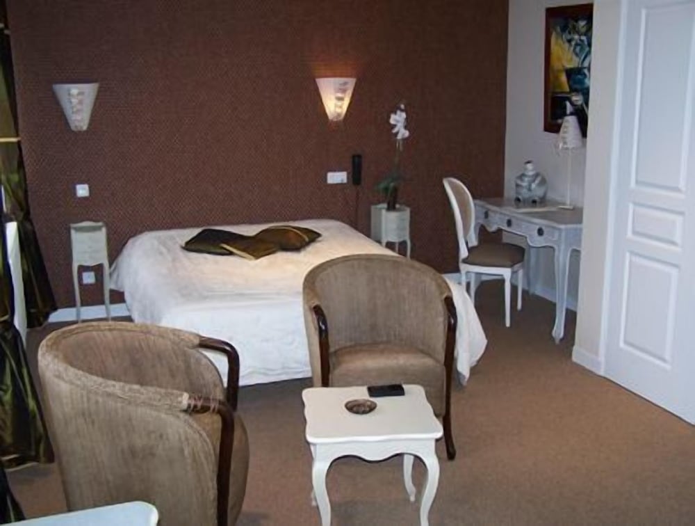 Suite (Double) - Photo 8
