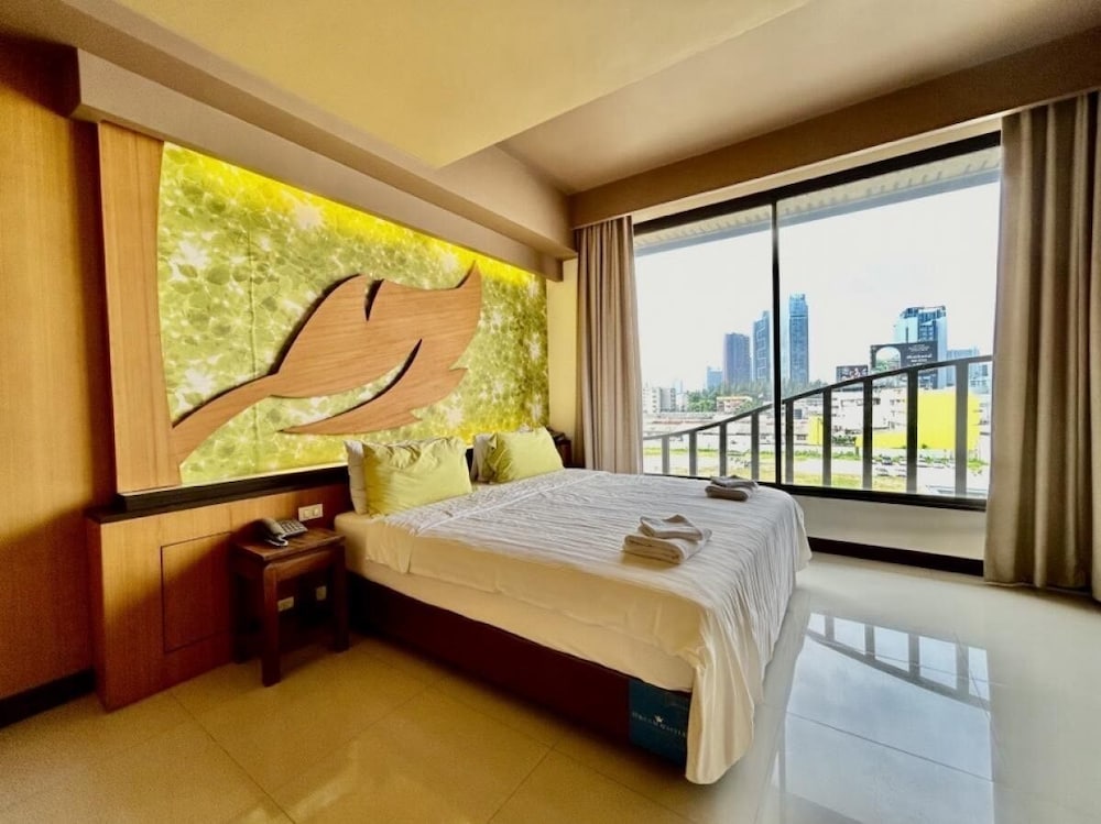 Deluxe Double Or Twin Room, Balcony, City View photo 1