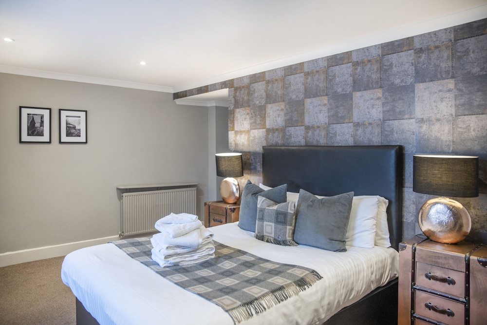 Standard Double Room, 1 King Bed, Non Smoking photo 3