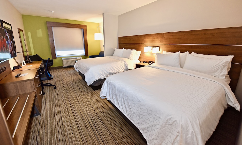 Standard Room, 2 Queen Beds photo 1
