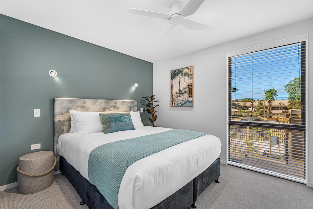 aloft, Suite, 1 King Bed, Bay View - Photo 3