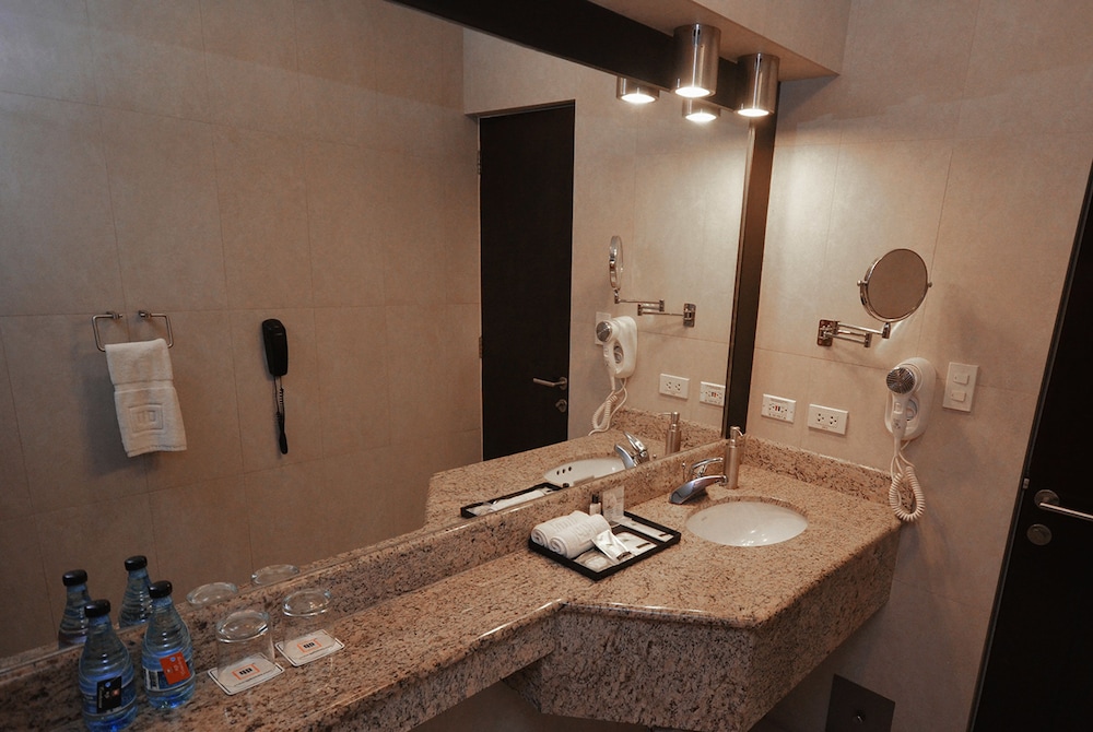 Deluxe Suite, 1 Queen Bed - Photo 6